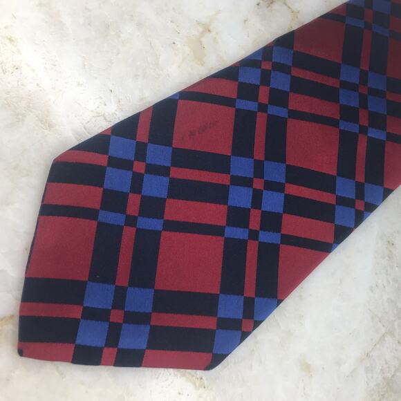 AUDREY BUCKNER HAND TAILORED ALL SILK NECKTIE - Picture 1 of 12